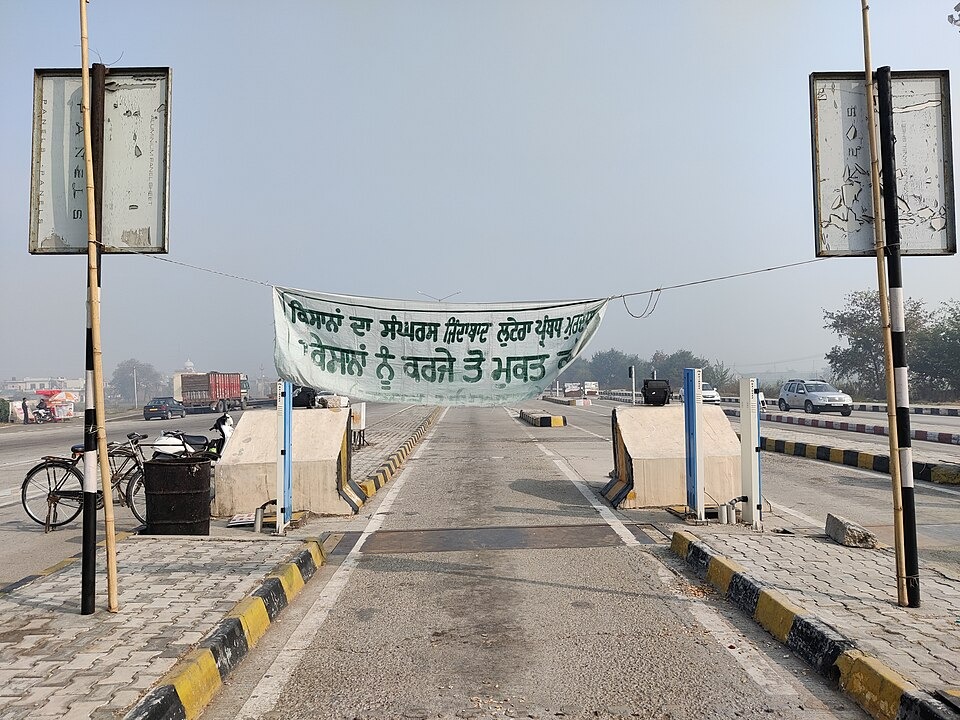 Farmers protest against Ravi-Beas water dispute tribunal 