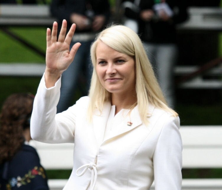 Mette-Marit Apologizes After Epstein Links Surface in New Documents