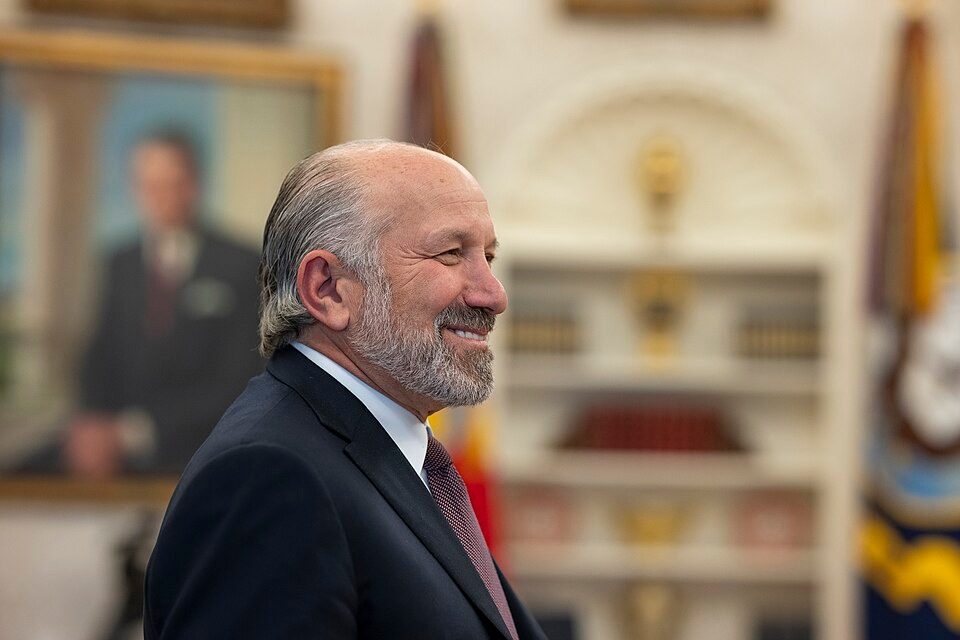 Lutnick Epstein Ties, ICE Defends Deadly Raids