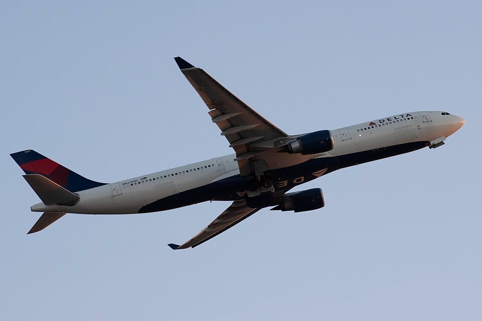 Major U.S. Airlines Warn of Spring Break Travel Chaos as Partial Government Shutdown Looms