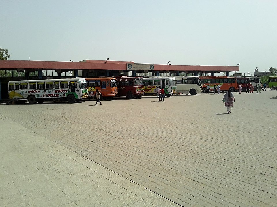 Opposition takes potshots on Punjab government over new PRTC buses paint 