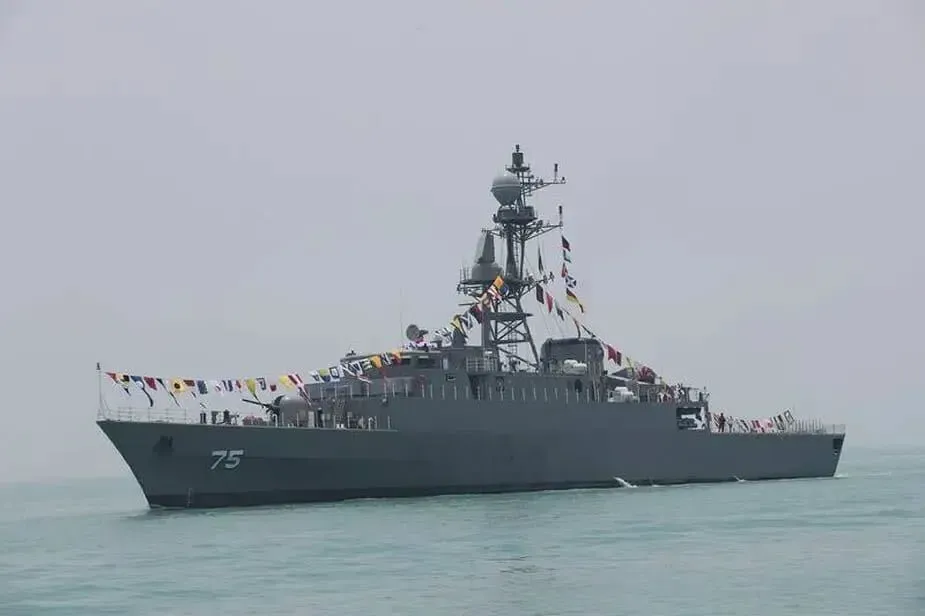 US Submarine Sinks Iranian Frigate IRIS Dena, 87 Dead