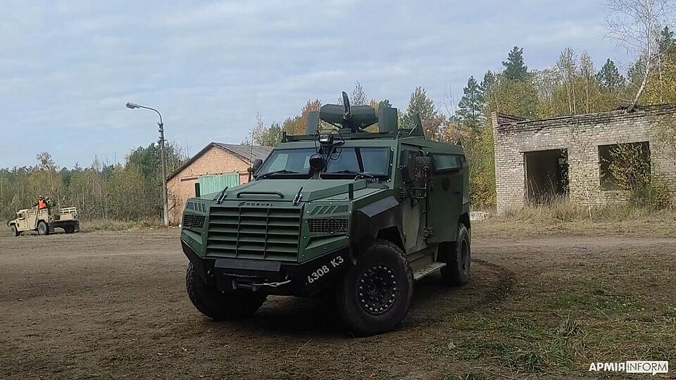 Minister McGuinty highlights armoured vehicles donation to Ukraine, visits Roshel facility in Brampton