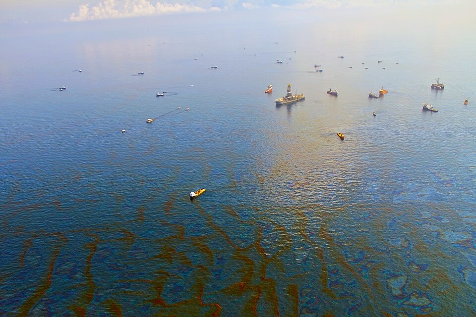 Russian Strike on Dniester Plant Triggers Major Oil Spill in Moldova, Ukraine