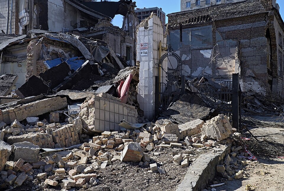 Russia and Ukraine Exchange Strikes Despite Unilateral Ceasefire Declarations