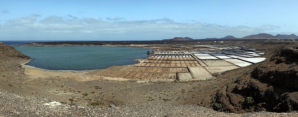 Hantavirus cruise ship heads to Canary Islands amid health fears and political dispute