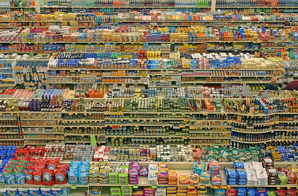 UK Urges Supermarkets to Freeze Prices on Essentials Amid Inflation Pressure