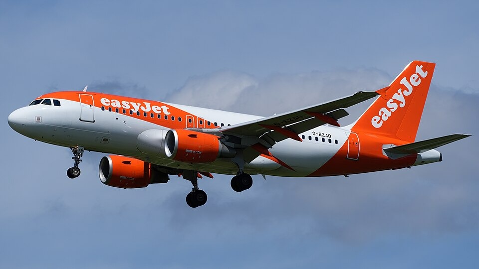 Lithium Battery Risk Prompts Precautionary Diversion of Passenger Flight
