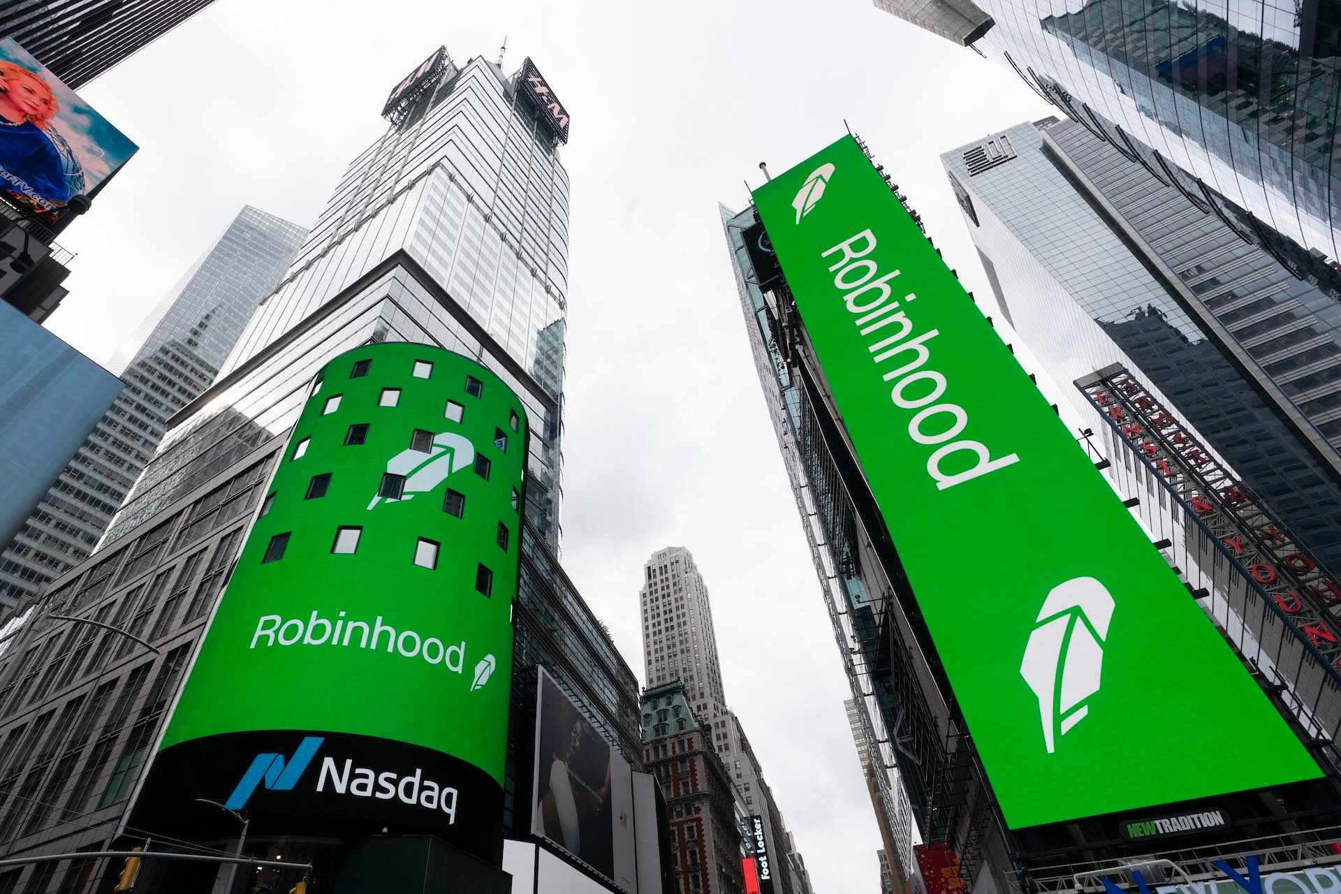 Robinhood Cuts 10% of Workforce in Major Restructuring Push